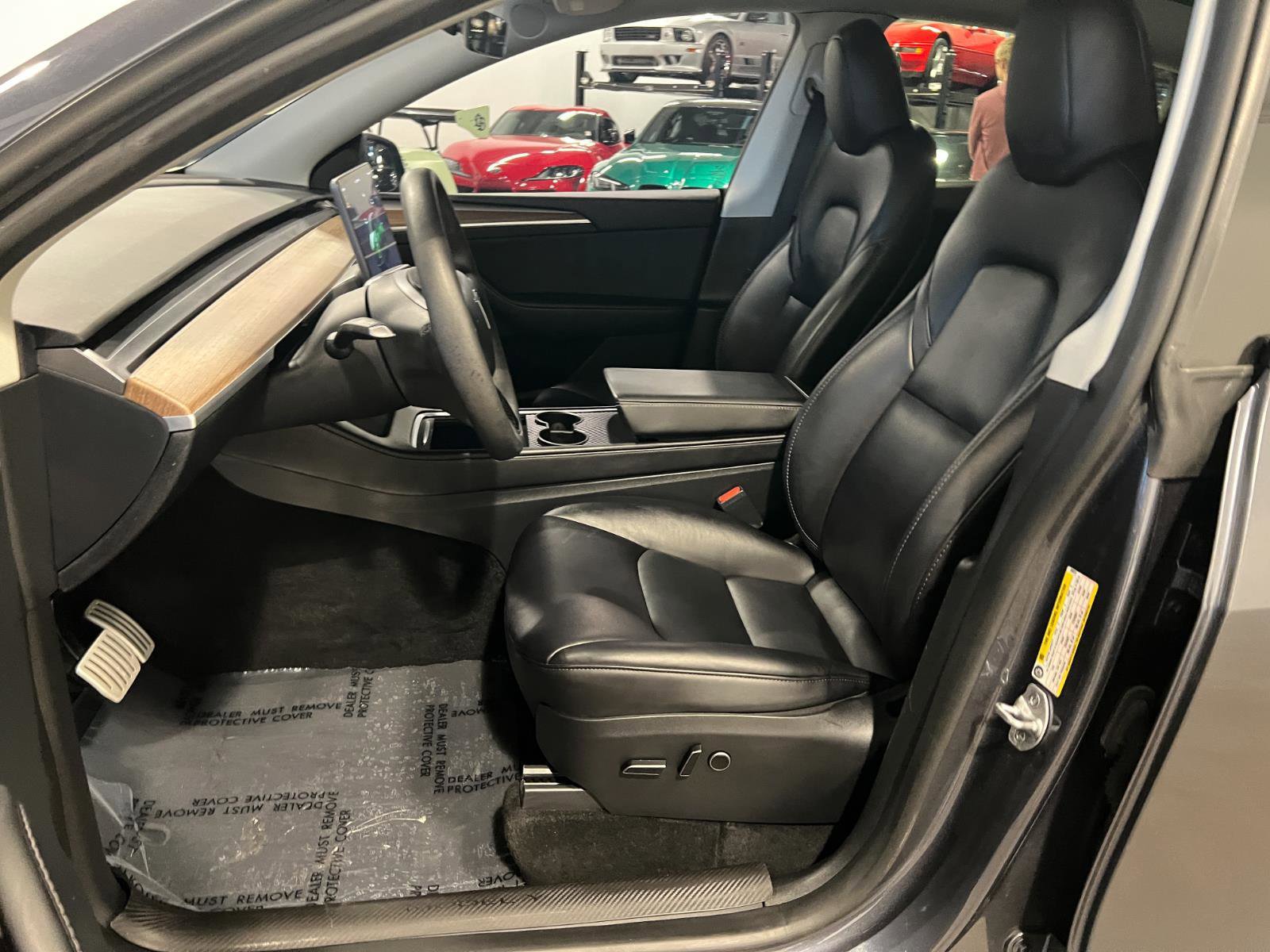 Used 2023 Tesla Model Y Performance image 9