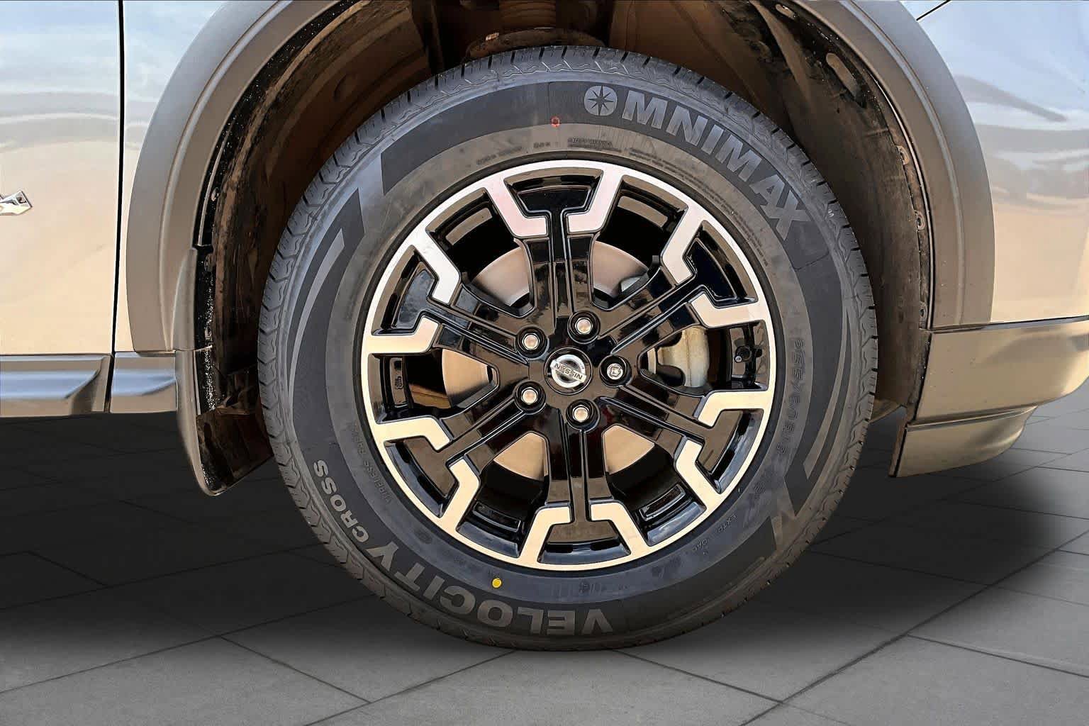 Used 2020 Nissan Pathfinder SL AWD/4WD image 11