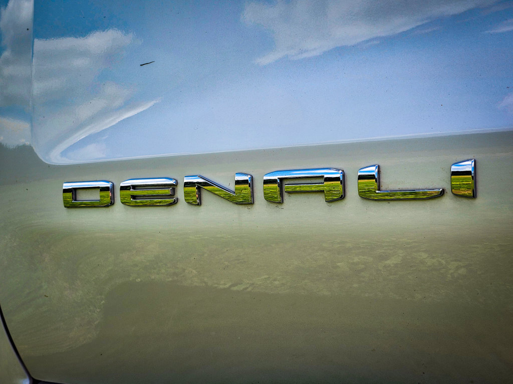 Used 2024 GMC Sierra 1500 Denali w/ Denali Reserve Package AWD/4WD image 12