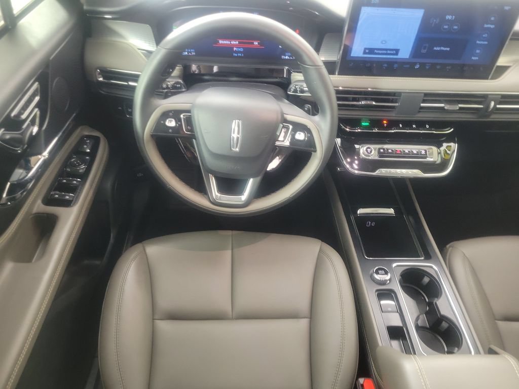 Certified 2025 Lincoln Corsair FWD image 10