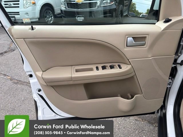 Used 2005 Ford Freestyle SEL AWD/4WD image 12