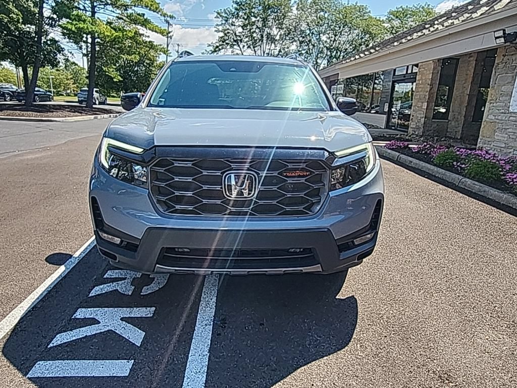 Used 2023 Honda Passport TrailSport image 3