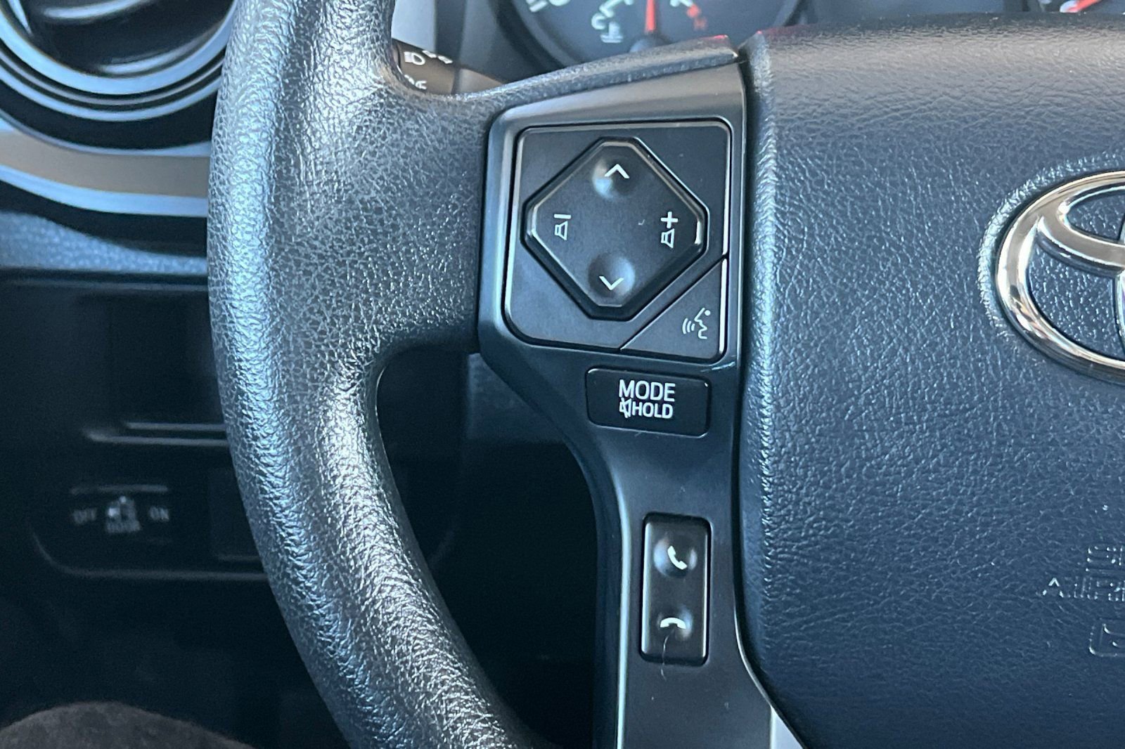 Certified 2017 Toyota Tacoma SR image 27