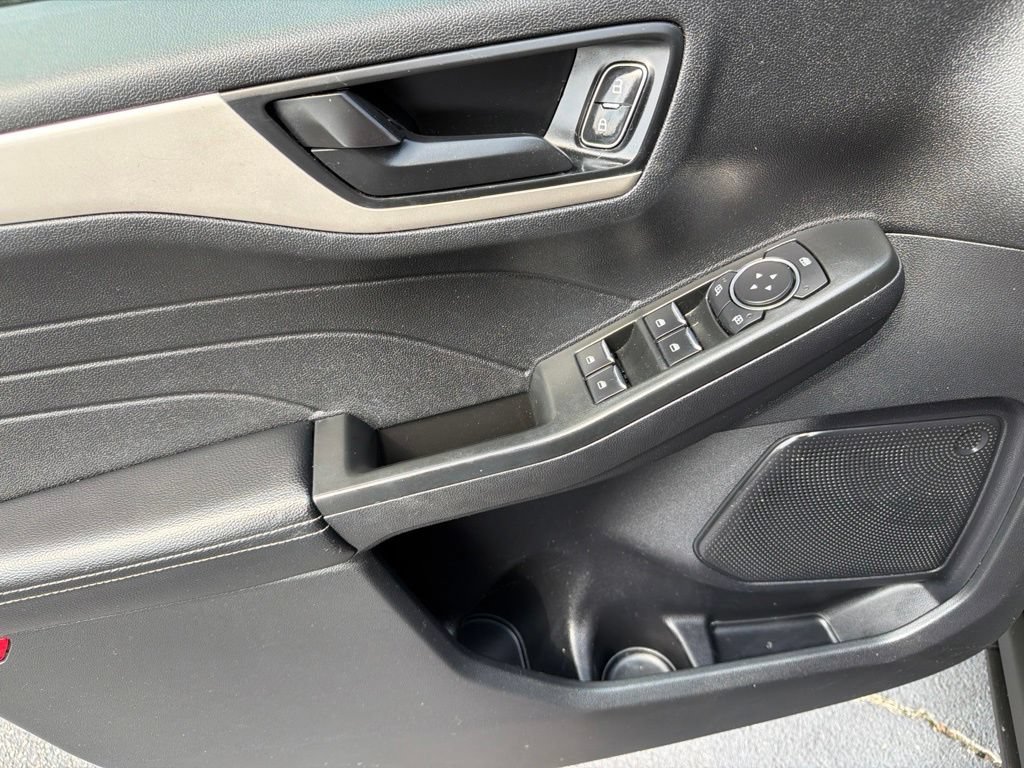 Used 2022 Ford Escape SE FWD image 11