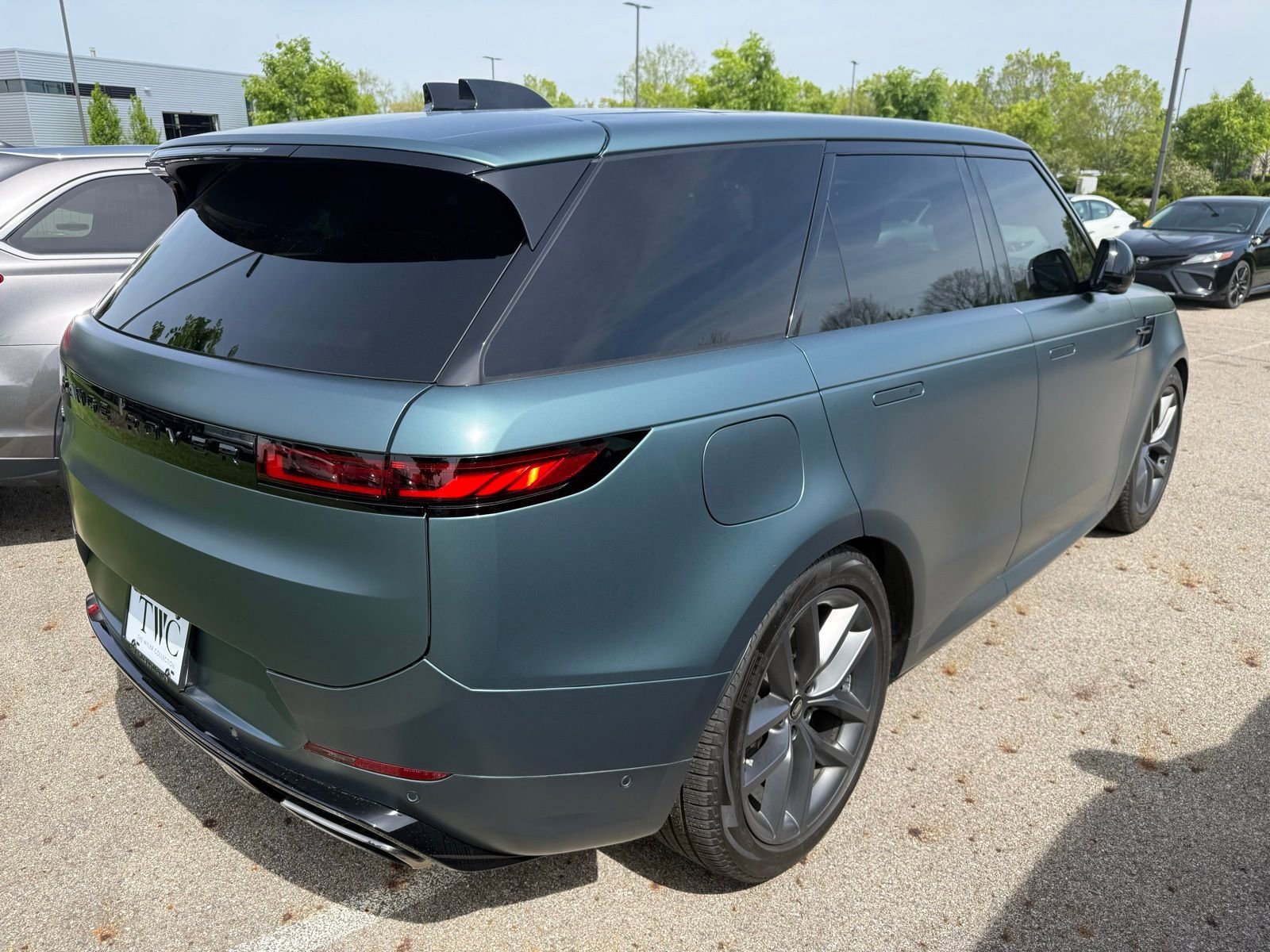 Used 2024 Land Rover Range Rover Sport Dynamic SE AWD/4WD image 4