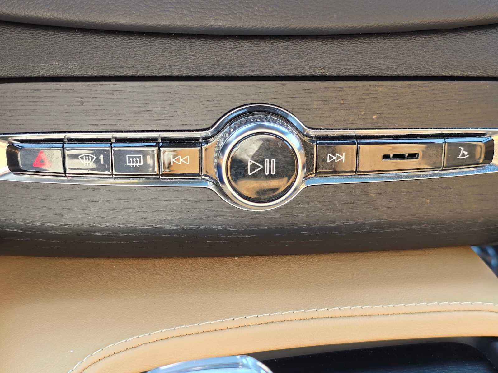 Certified 2023 Volvo XC90 B6 Ultimate AWD/4WD image 30