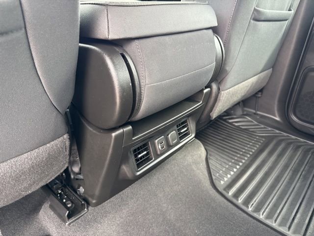 Used 2022 Chevrolet Silverado 1500 LT w/ Z71 Off-Road Package image 28