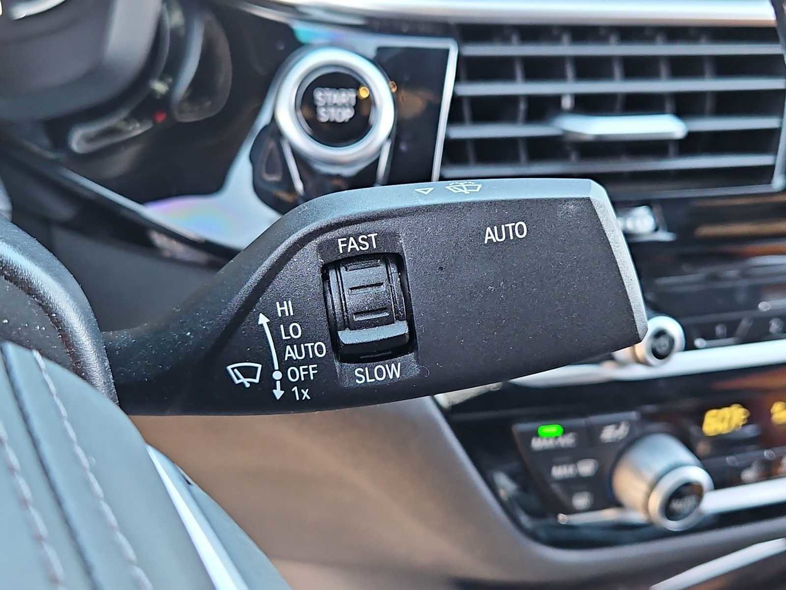 Used 2019 BMW 530e w/ Convenience Package image 26