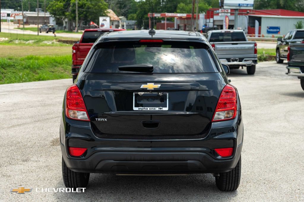 Used 2021 Chevrolet Trax LS w/ Tint and Cruise Package FWD image 7
