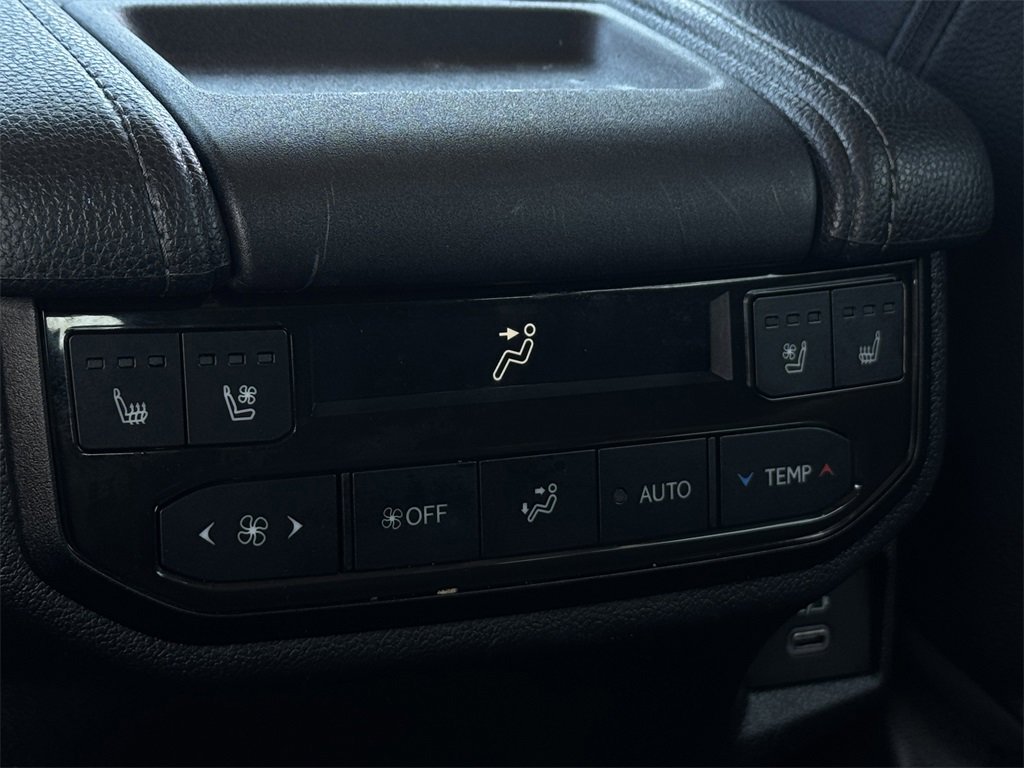 Used 2024 Toyota Grand Highlander Platinum image 32