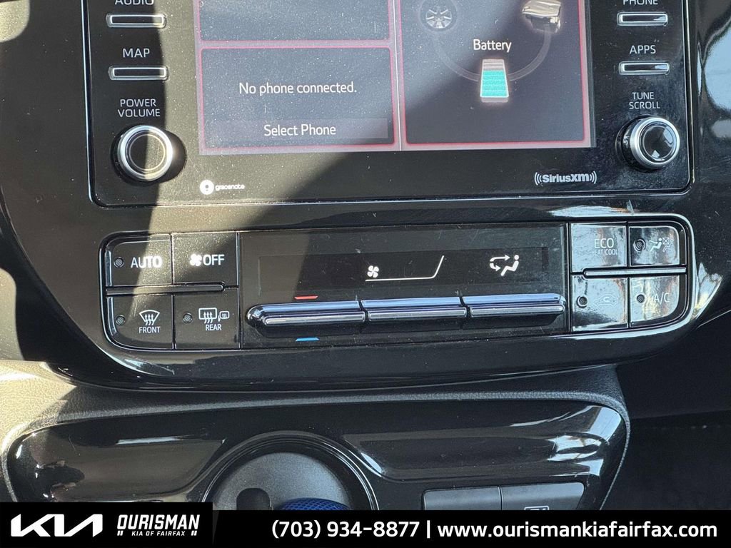 Used 2022 Toyota Prius LE image 20