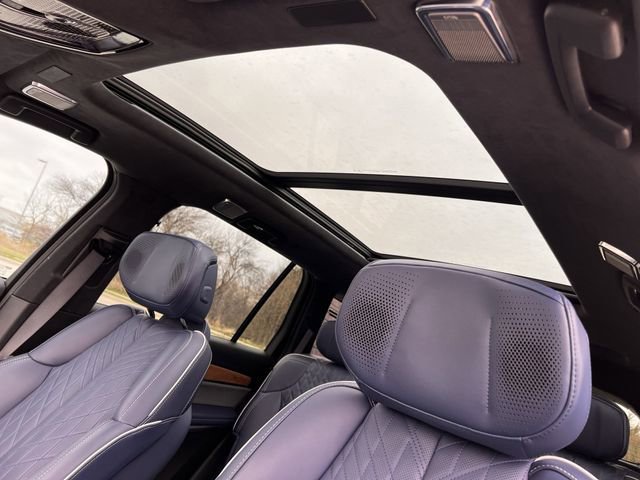 New 2026 Cadillac Vistiq Premium Luxury AWD/4WD image 18