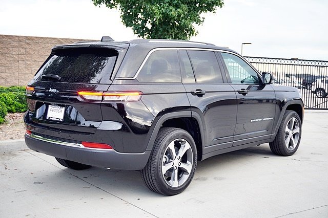 New 2023 Jeep Grand Cherokee Limited 4xe image 9