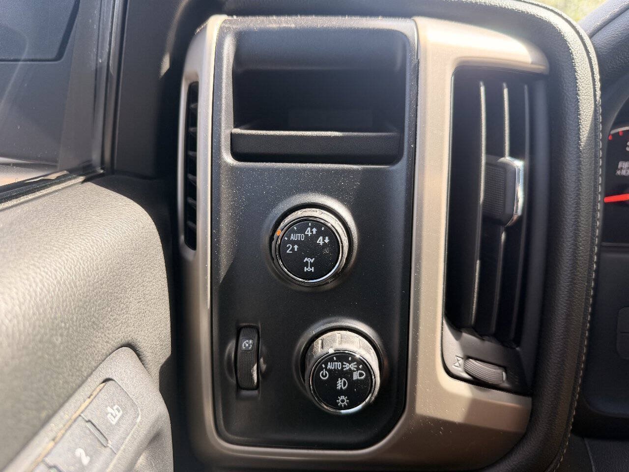 Used 2015 GMC Sierra 1500 Denali AWD/4WD image 18