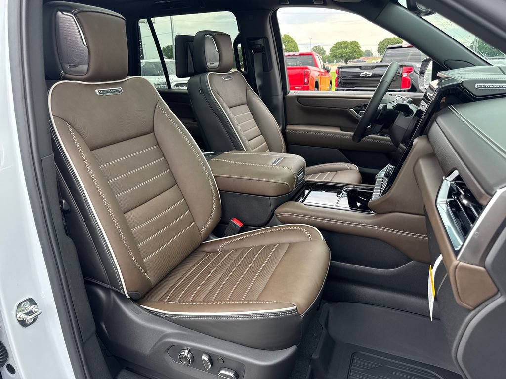 New 2026 GMC Yukon Denali Ultimate w/ LPO, Illumination Package AWD/4WD image 13