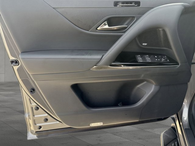 Certified 2025 Lexus LX 600 4WD w/ Appearance Package image 8
