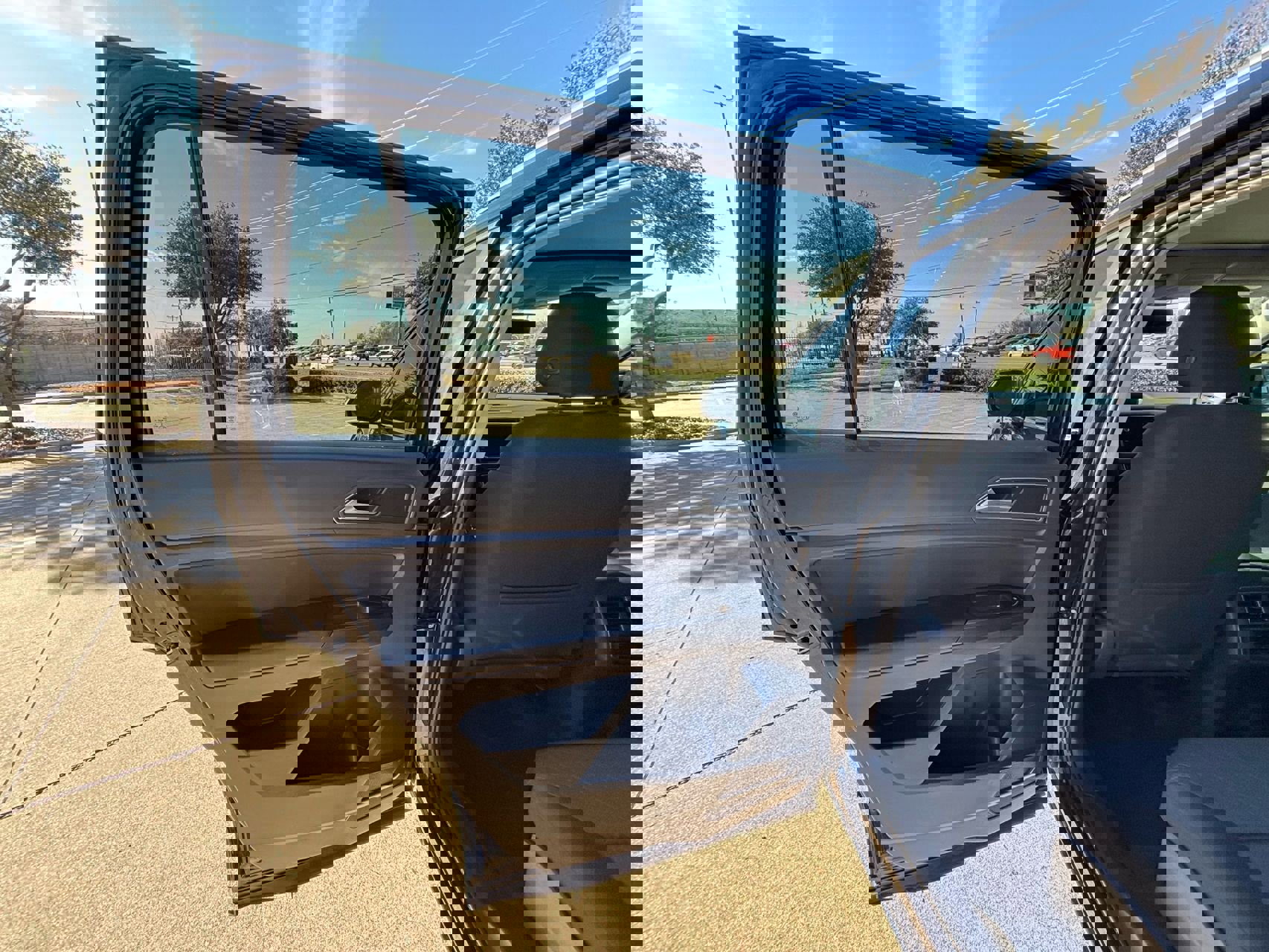 Used 2018 Volkswagen Atlas Launch Edition image 23