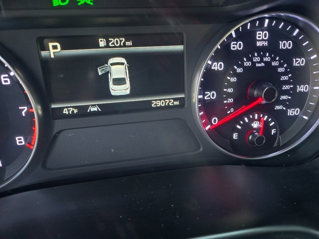 Used 2023 Kia Forte LXS w/ LXS Technology Package image 3