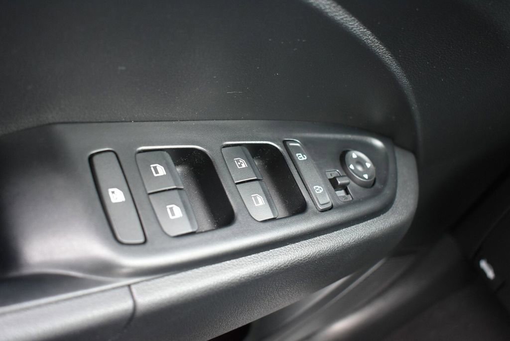 Used 2024 Hyundai Venue SEL FWD image 20