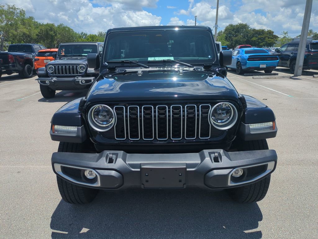 Used 2025 Jeep Wrangler Unlimited Sahara w/ Safety Group AWD/4WD image 4