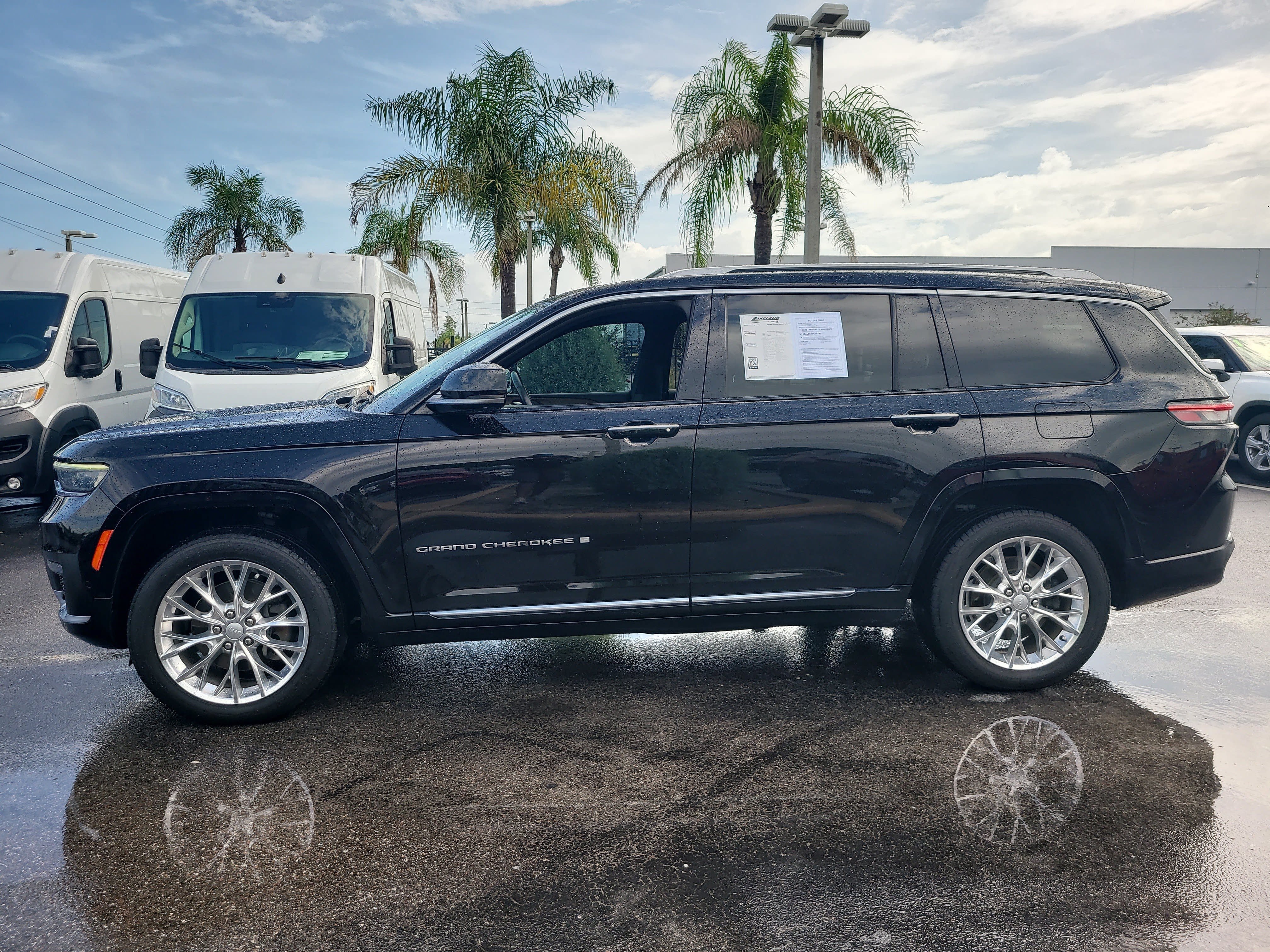 Used 2021 Jeep Grand Cherokee L Summit w/ Advanced Protech Group IV AWD/4WD image 7