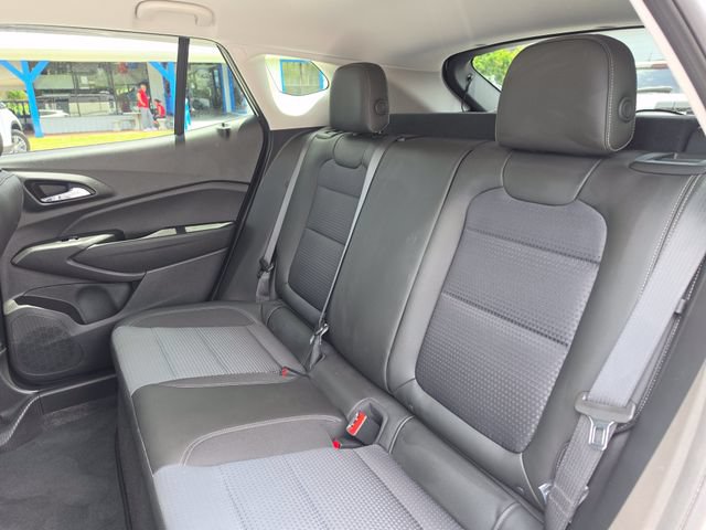 Used 2025 Chevrolet Trax LT w/ Driver Confidence Package FWD image 18