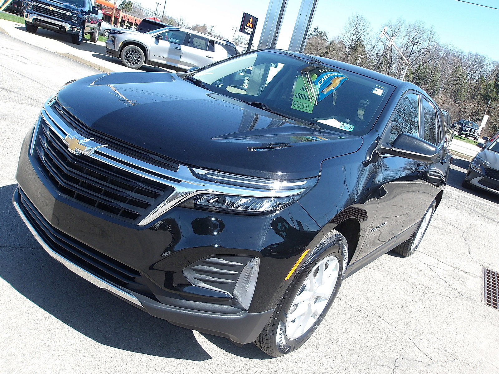 Used 2023 Chevrolet Equinox LT AWD/4WD image 3