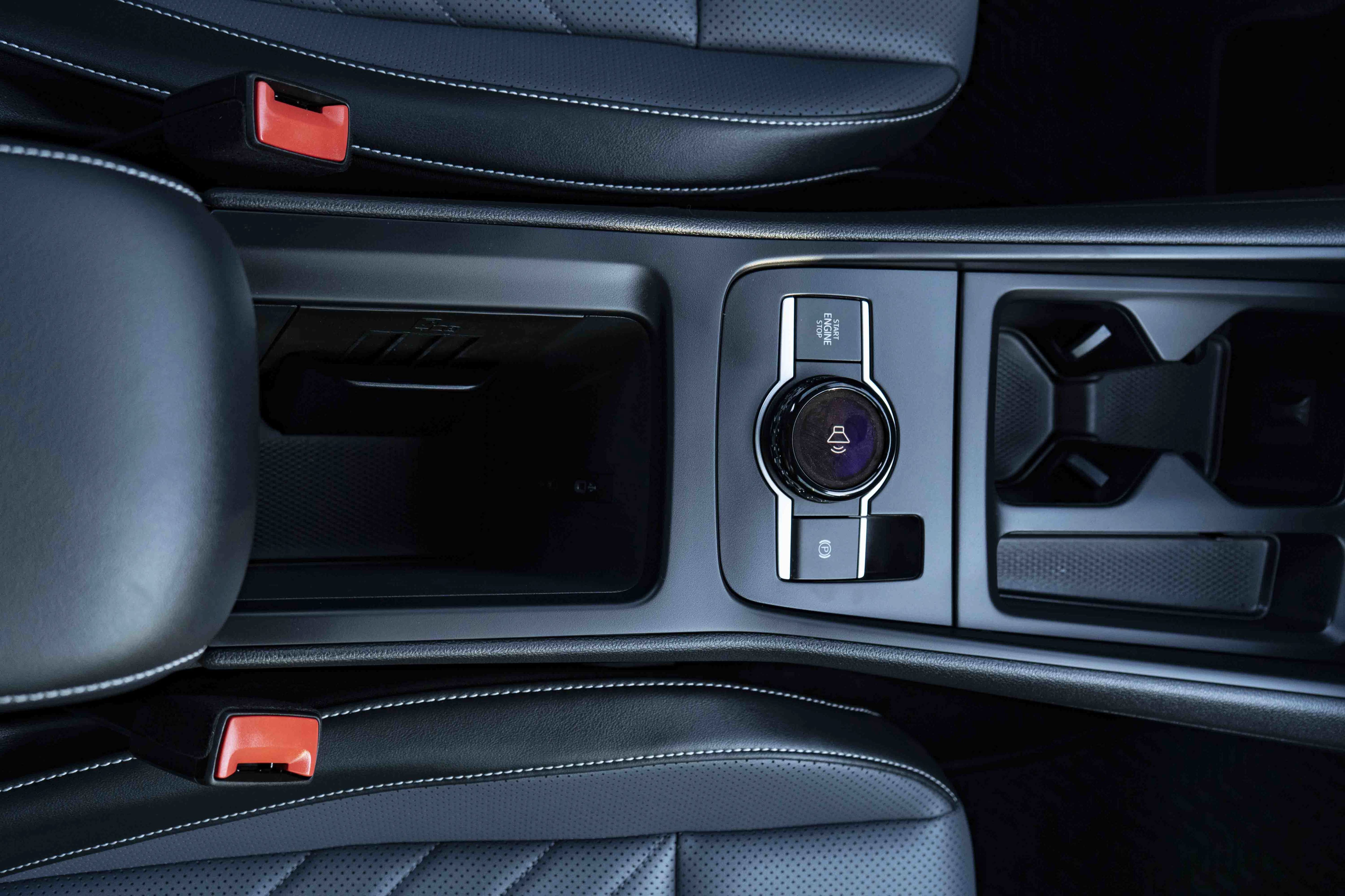 Certified 2026 Volkswagen Tiguan SE R-Line FWD image 25