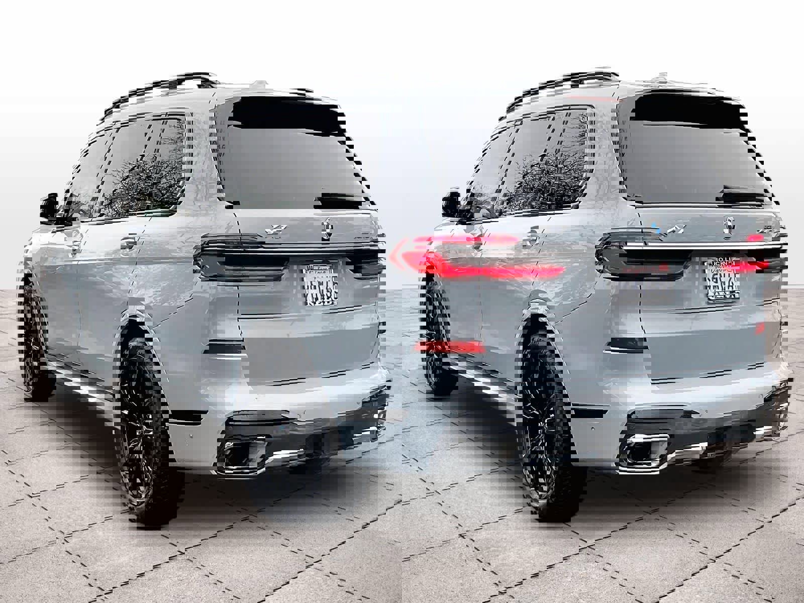 Used 2023 BMW X7 xDrive40i w/ M Sport Package image 14