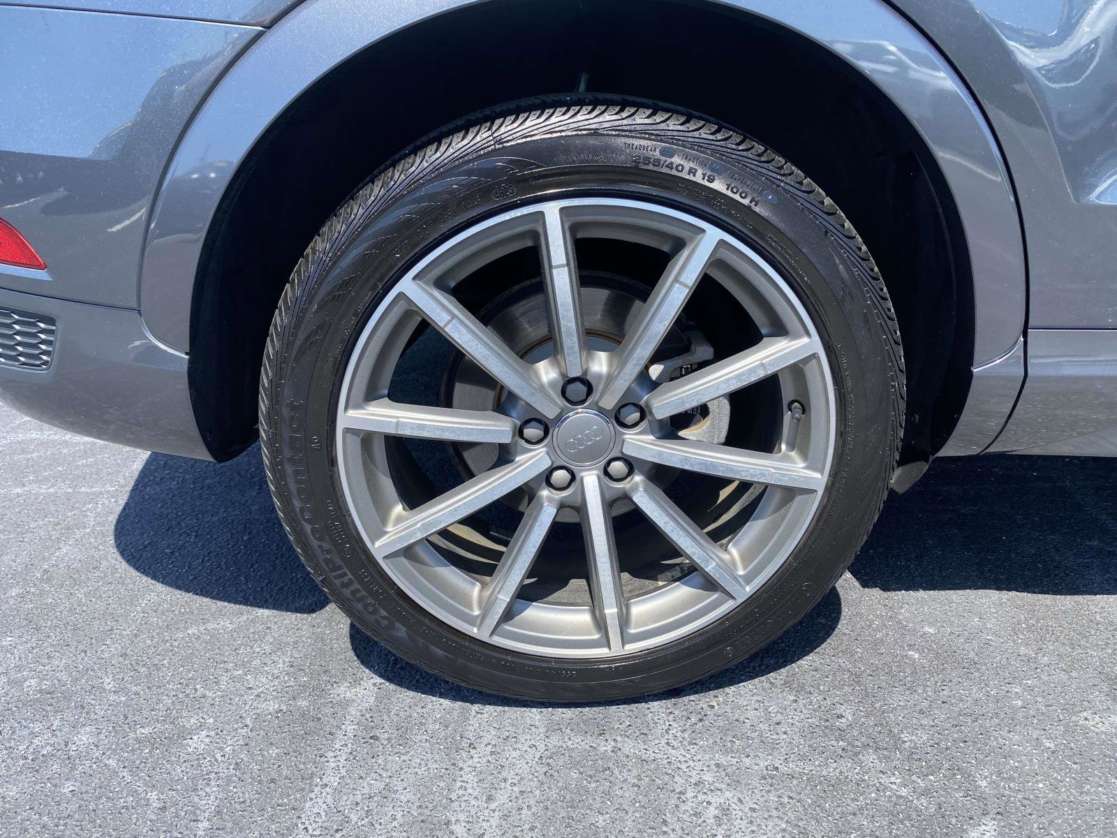 Used 2018 Audi Q3 2.0T Premium Plus w/ Premium Plus Package FWD image 9