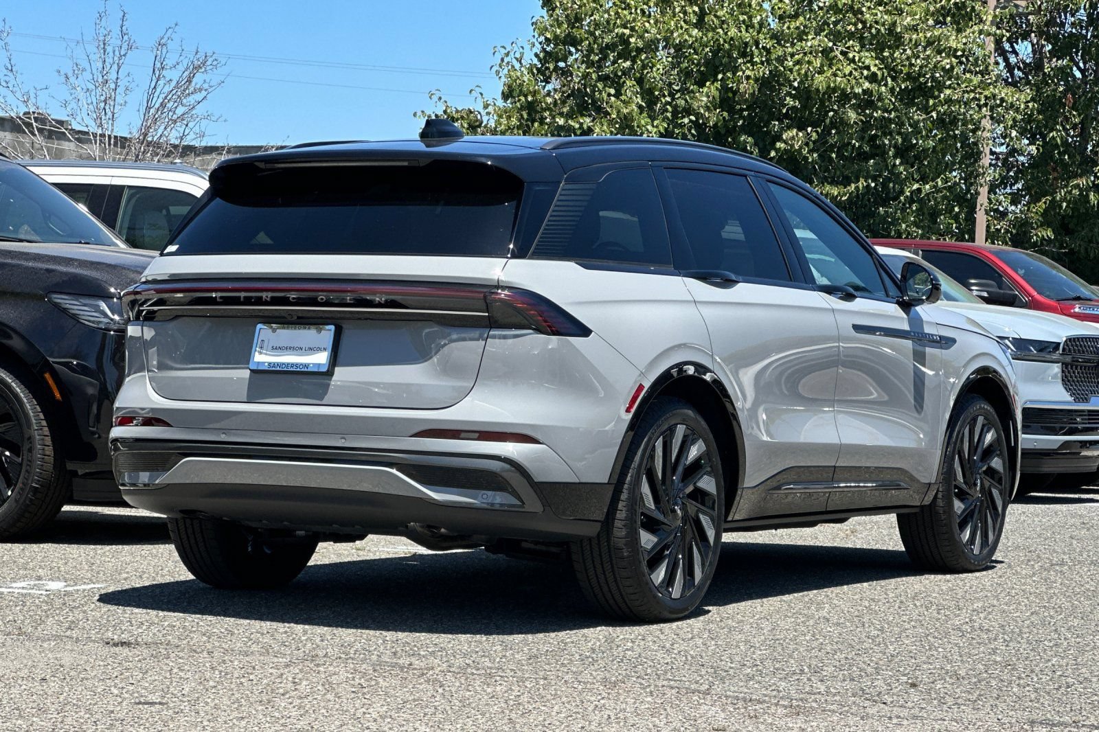 New 2026 Lincoln Nautilus Reserve w/ Jet Appearance Package AWD/4WD image 4