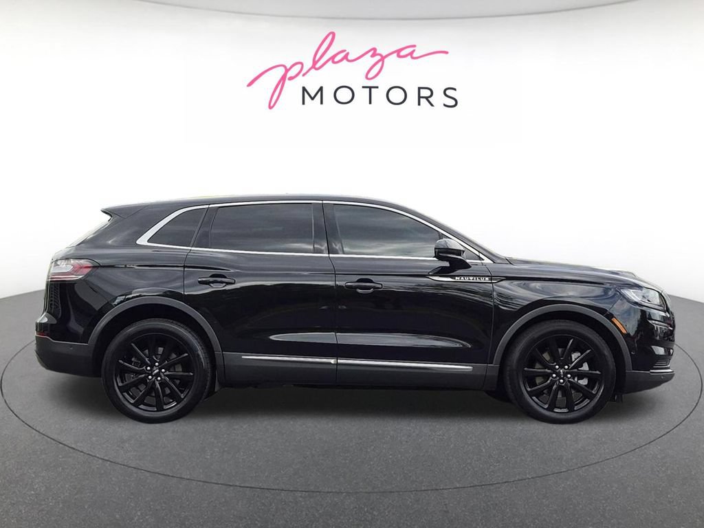 Used 2022 Lincoln Nautilus Reserve w/ Equipment Group 201A AWD/4WD image 4