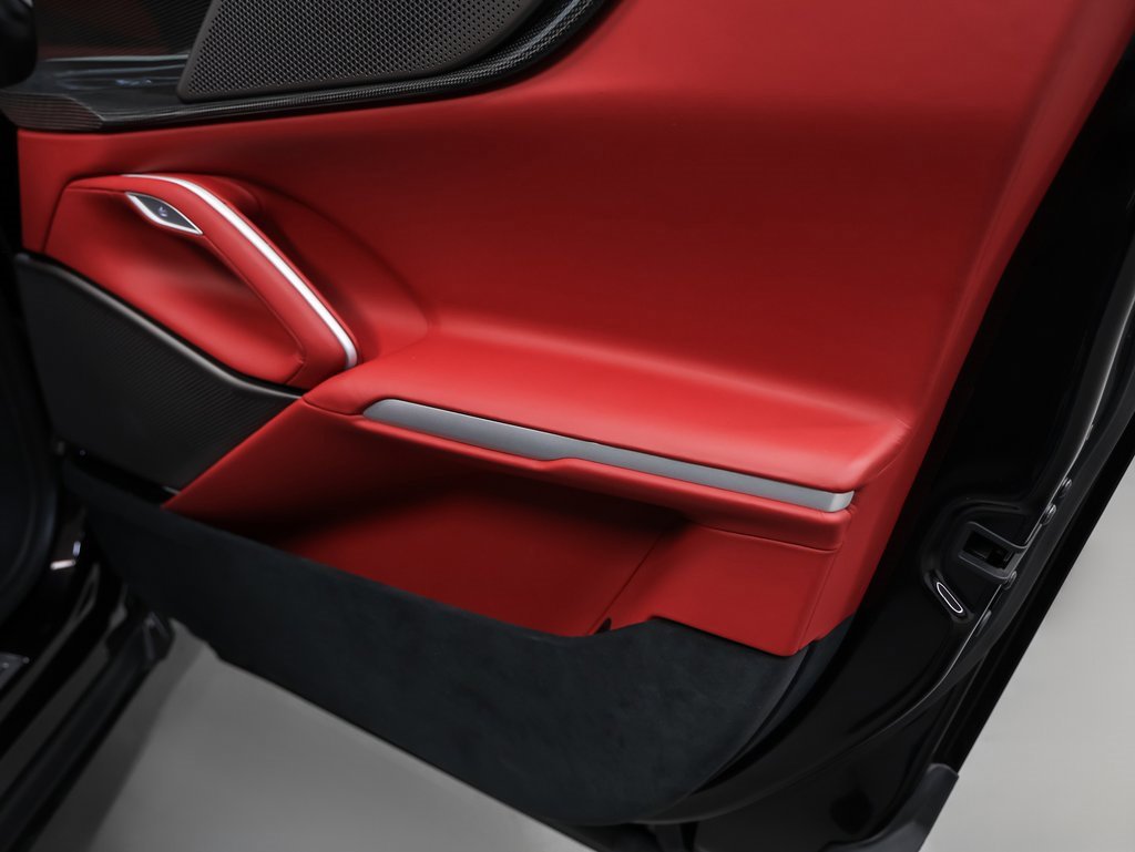 Used 2025 Ferrari Purosangue image 32