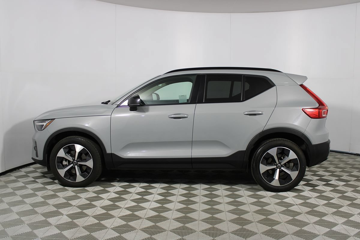 Used 2024 Volvo XC40 B5 Core AWD/4WD image 34