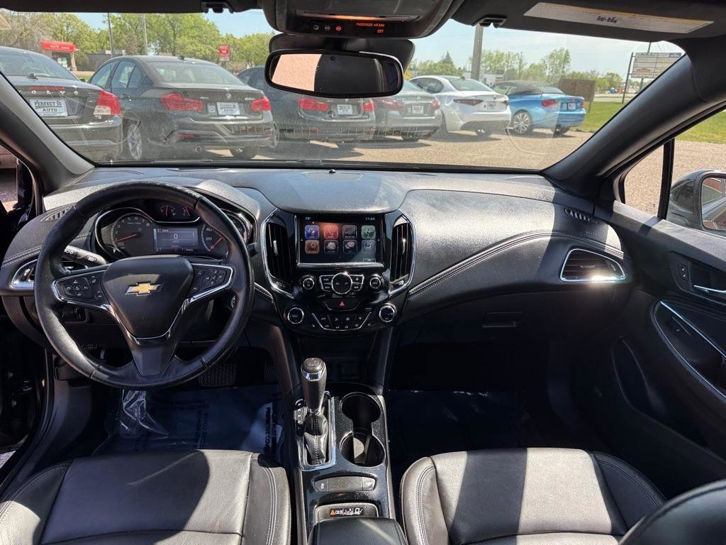 Used 2017 Chevrolet Cruze Premier FWD image 30