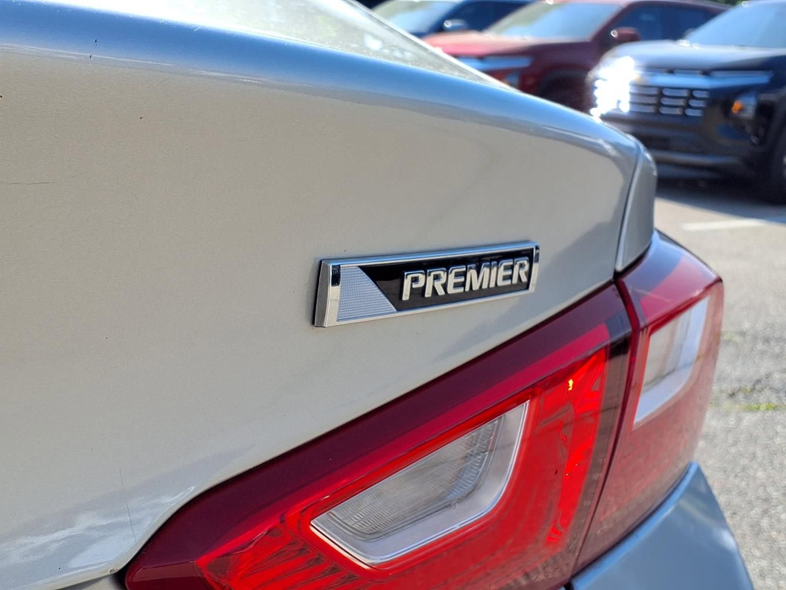 Used 2016 Chevrolet Malibu Premier FWD image 10