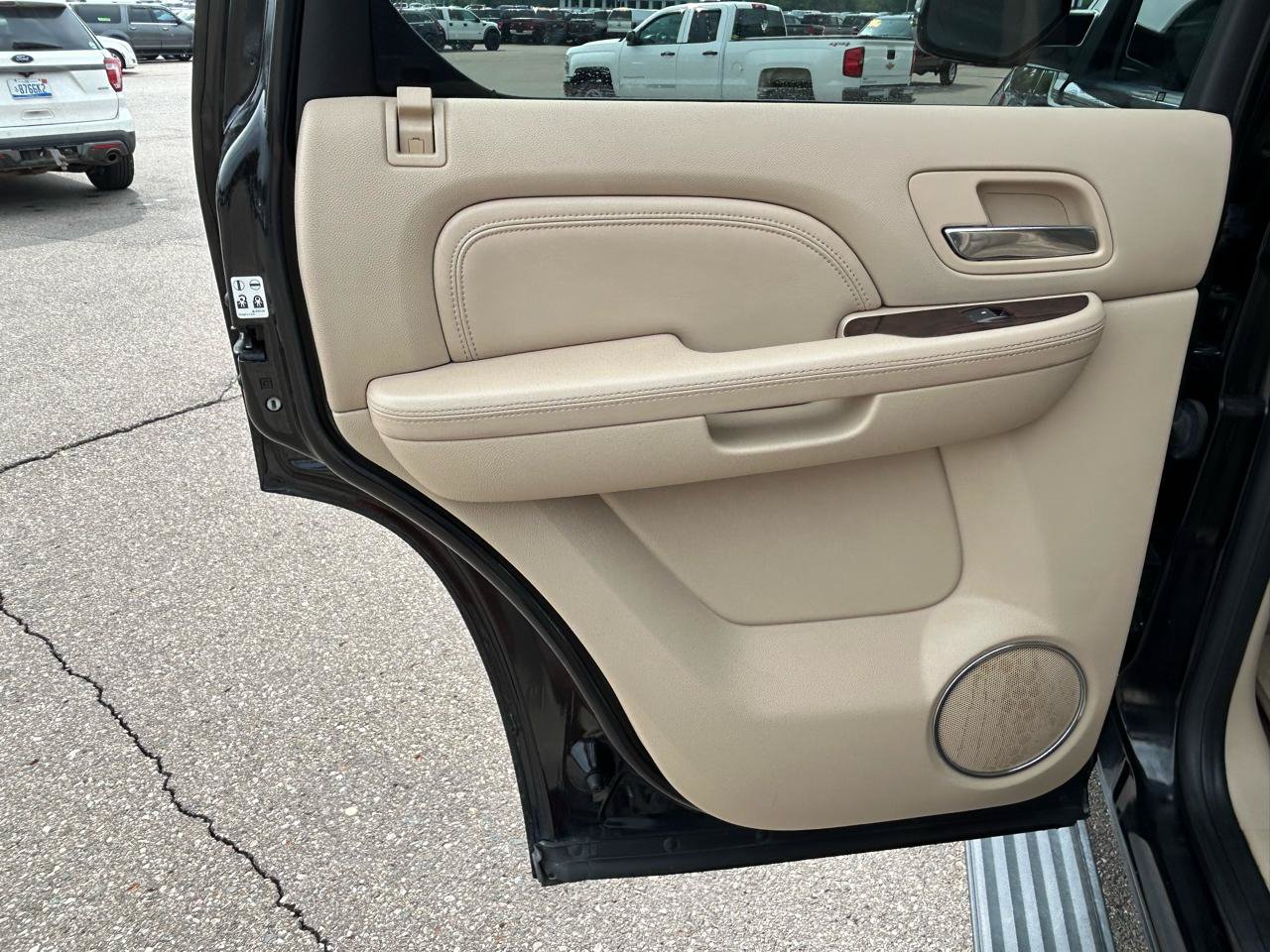 Used 2009 Cadillac Escalade AWD image 14