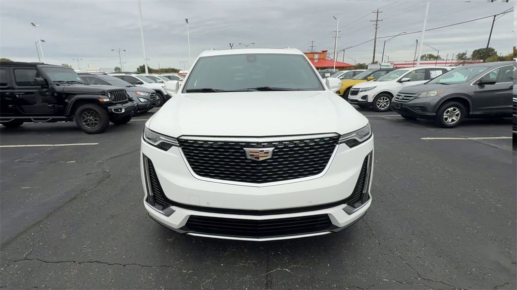 Used 2021 Cadillac XT6 Premium Luxury image 3