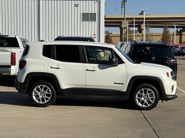 Used 2023 Jeep Renegade Latitude AWD/4WD image 3