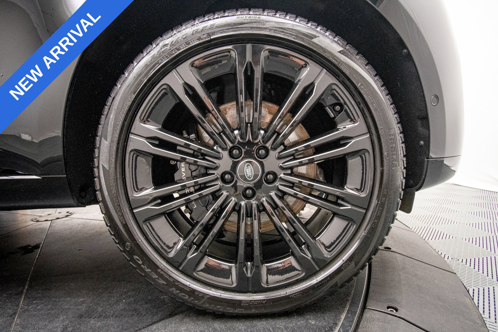 Used 2025 Land Rover Range Rover SE AWD/4WD image 29