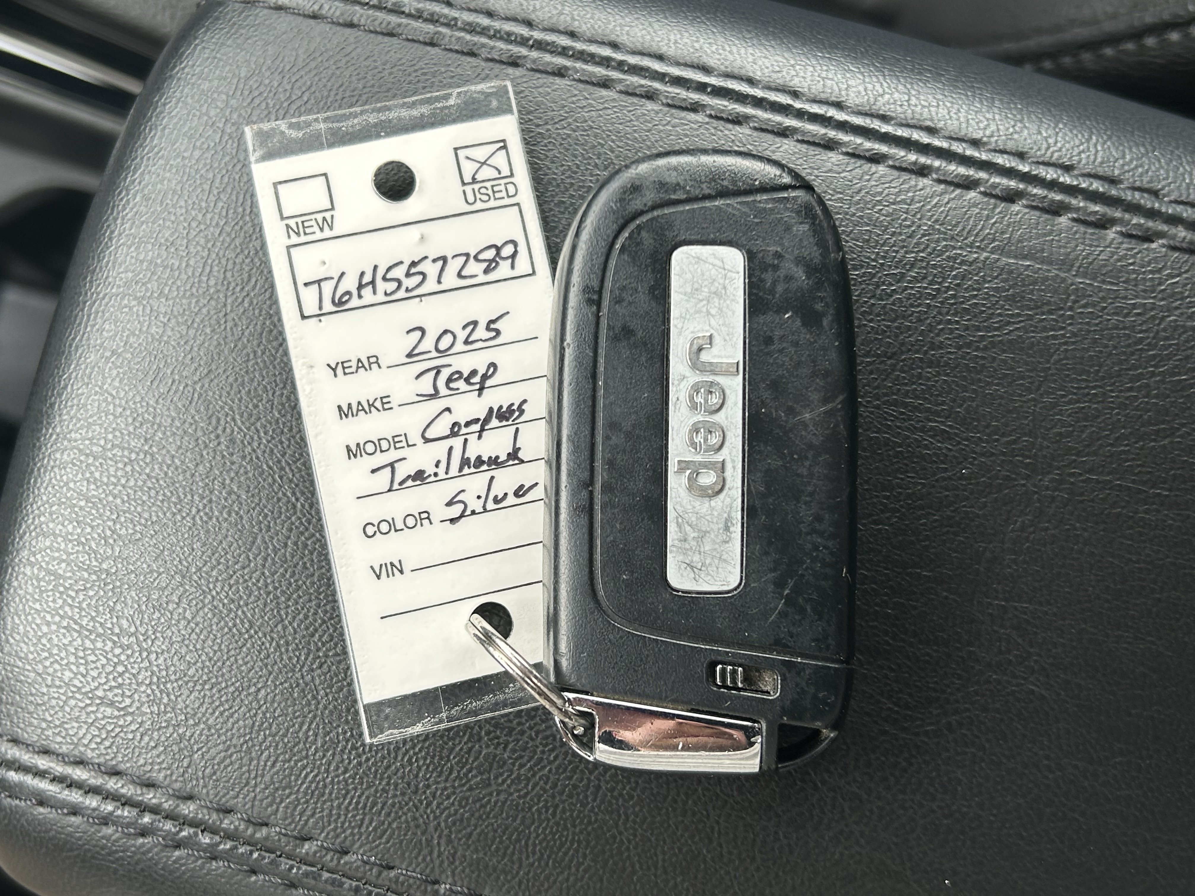 Used 2025 Jeep Compass Trailhawk AWD/4WD image 37