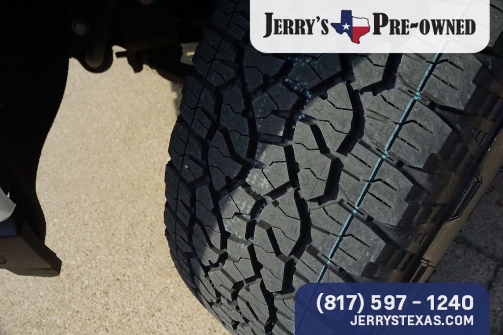 Used 2022 GMC Sierra 2500 AT4 w/ AT4 Preferred Package image 8