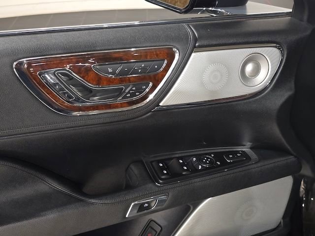 Used 2020 Lincoln Continental Reserve w/ Luxury Package image 18