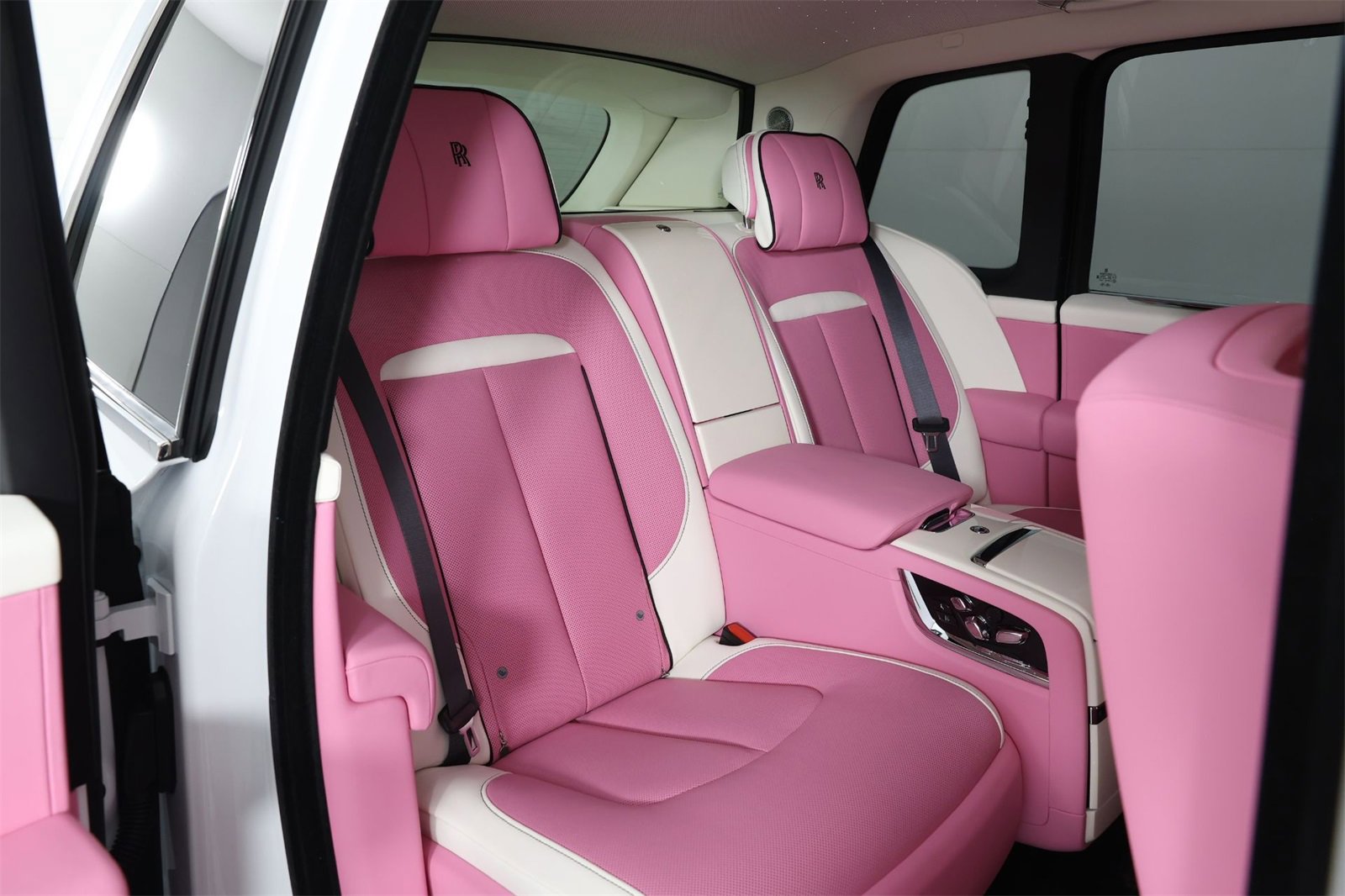 New 2025 Rolls-Royce Cullinan w/ Dynamic Package image 36