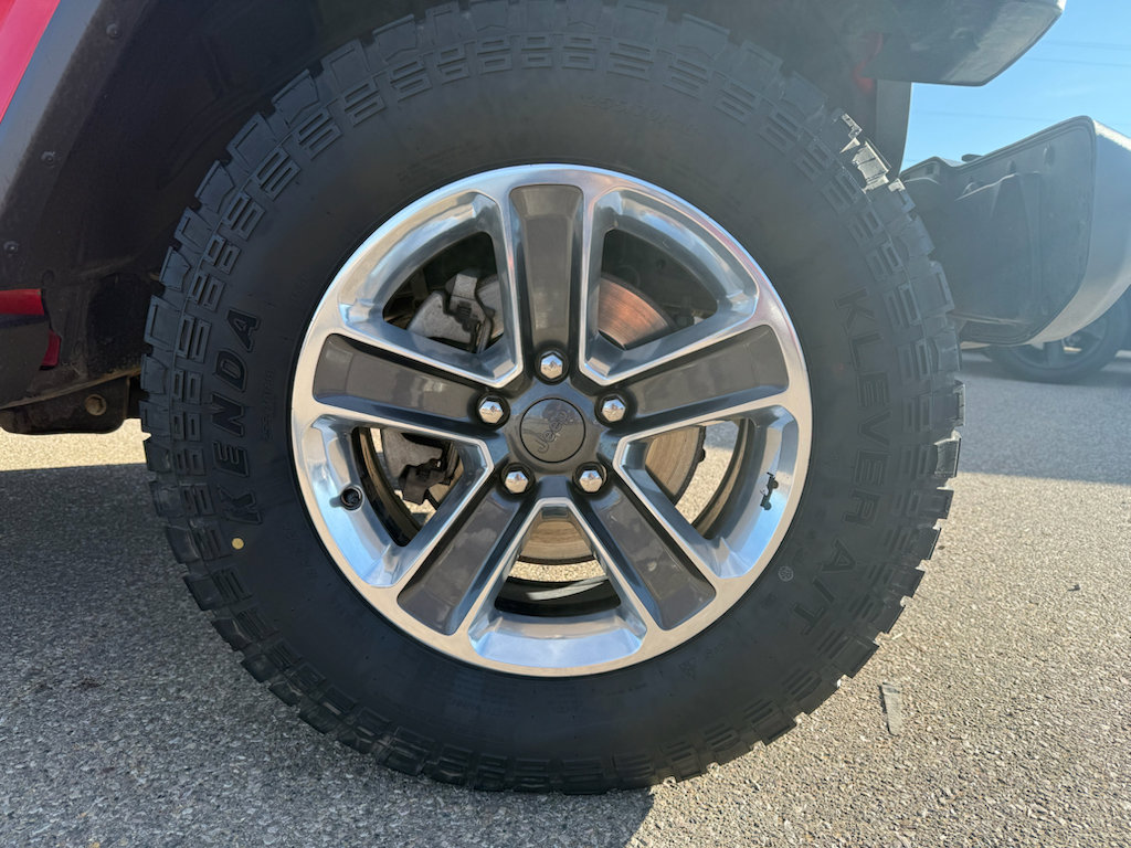 Used 2021 Jeep Wrangler Unlimited Sahara AWD/4WD image 21