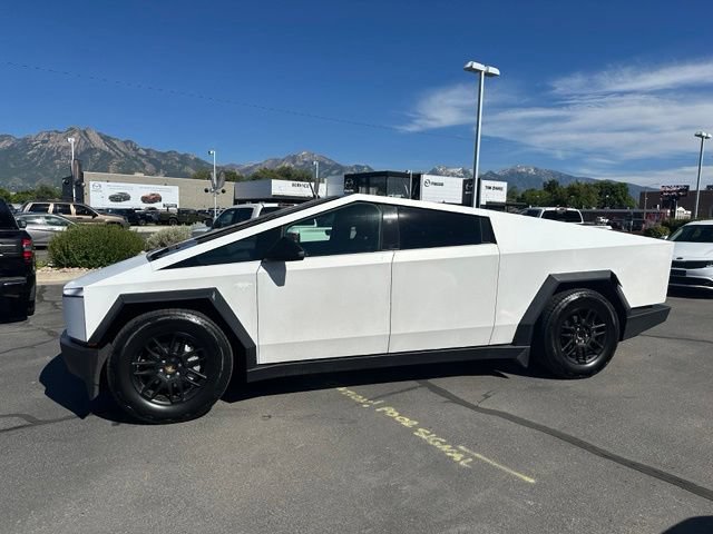Used 2024 Tesla Cybertruck Cyberbeast AWD/4WD image 7