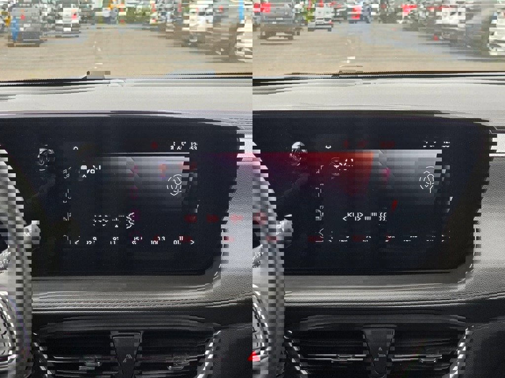 Used 2024 Buick Encore GX Sport Touring image 12