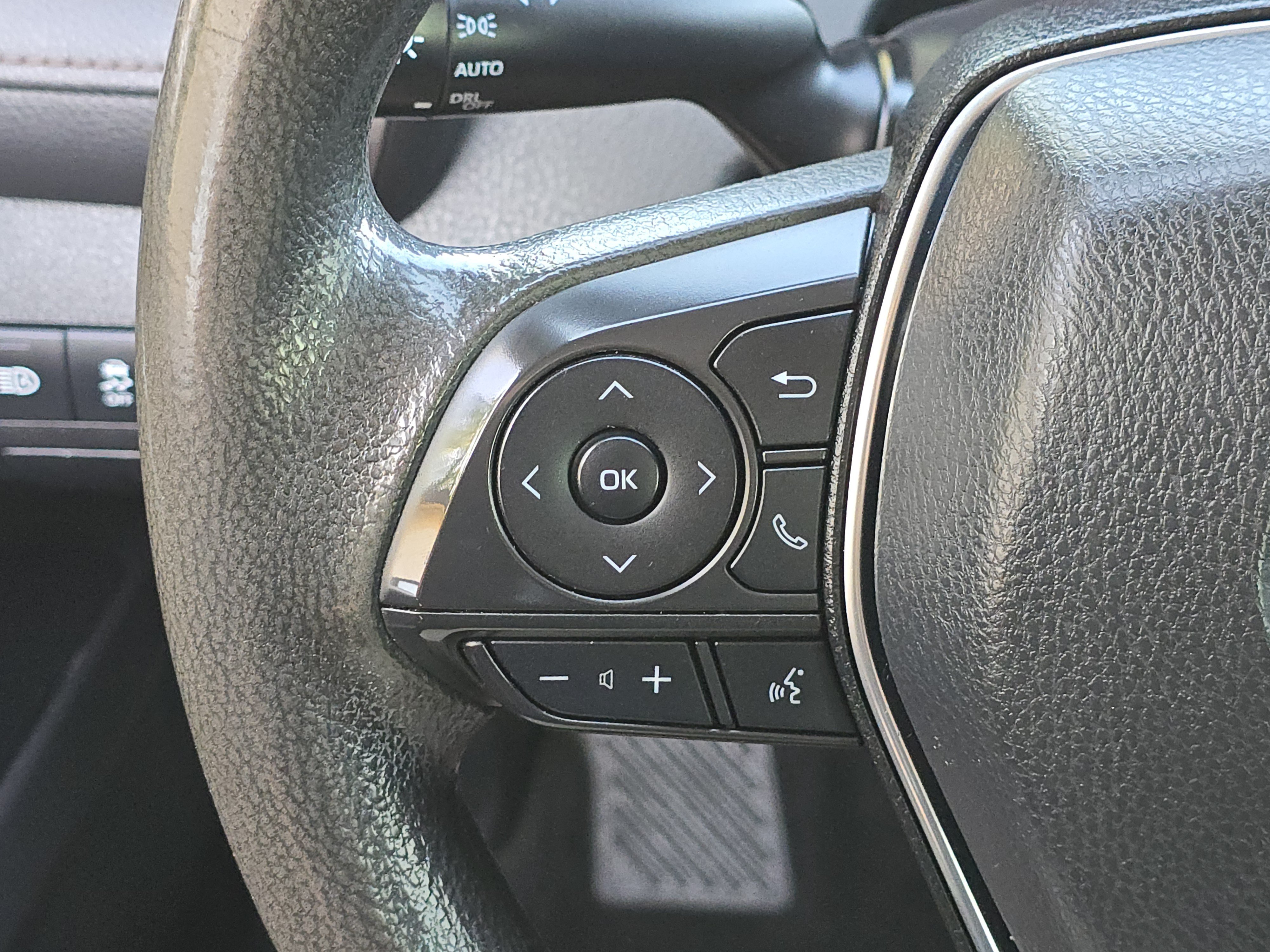 Used 2019 Toyota Camry LE FWD image 25