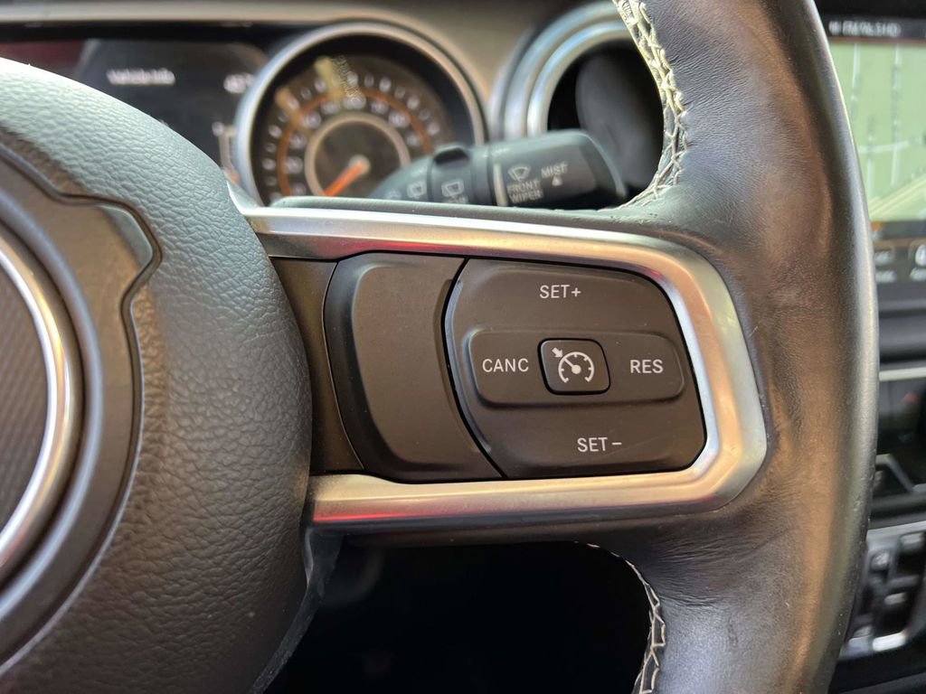 Certified 2018 Jeep Wrangler Unlimited Sahara image 36