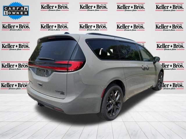 Used 2025 Chrysler Pacifica Limited w/ Uconnect Theater Family Group AWD/4WD image 7